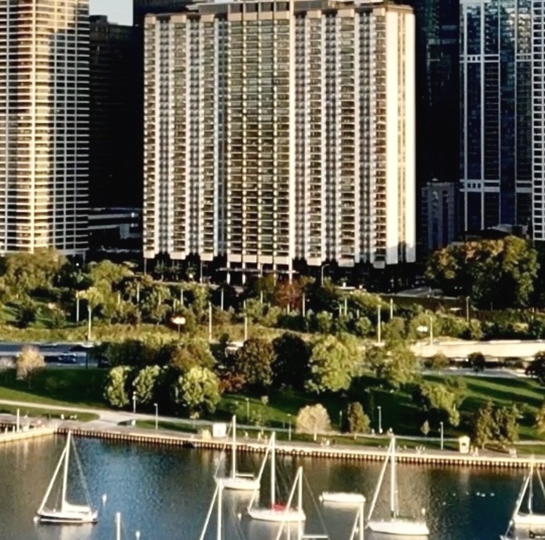 400 E Randolph St #1119-20 Chicago, IL 60601