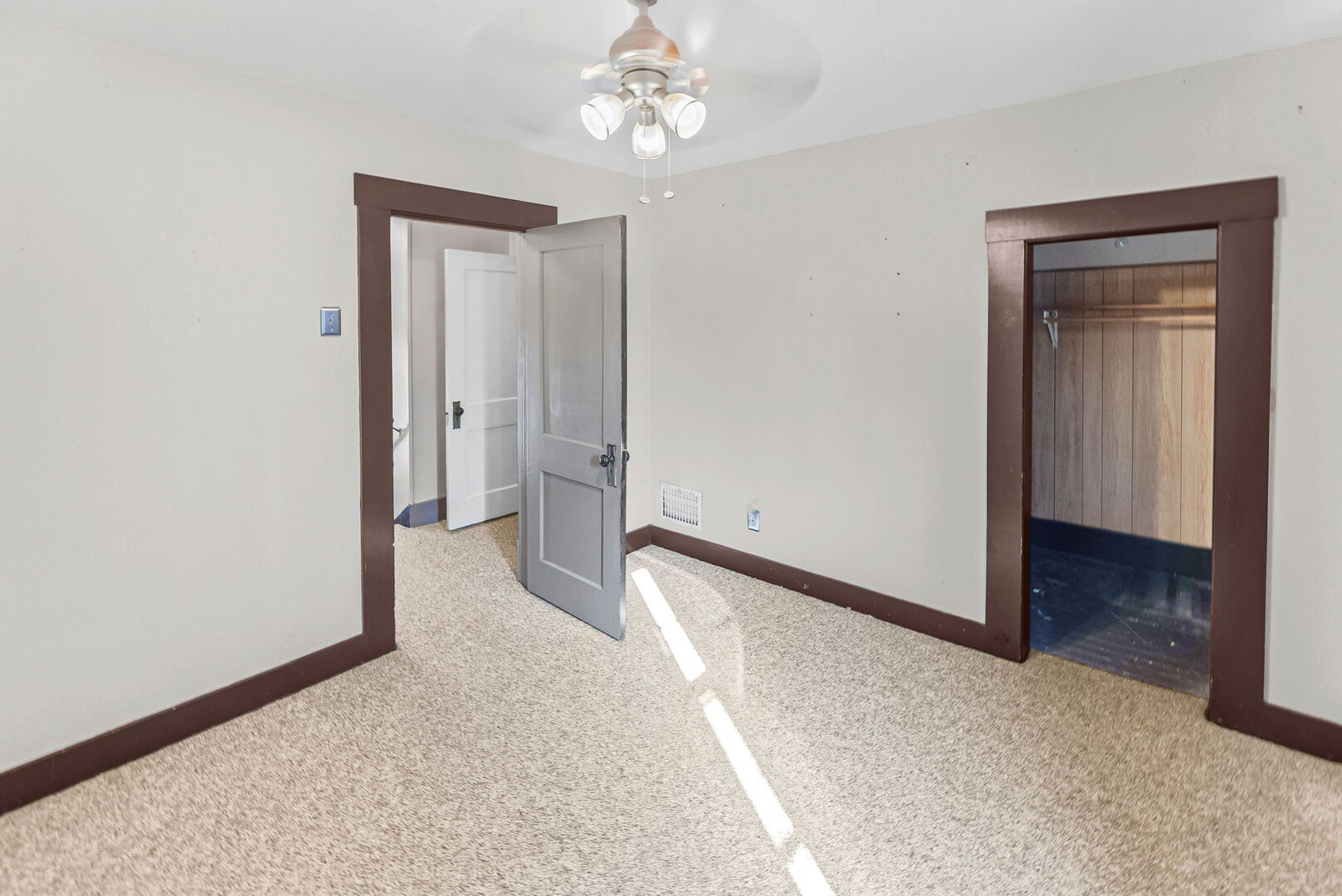 527 E 4th St Centralia, IL 62801