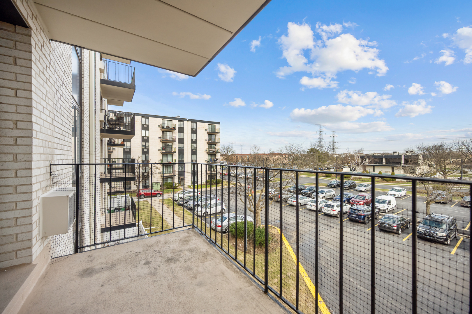 9118 W Elmwood Dr #3K Niles, IL 60714