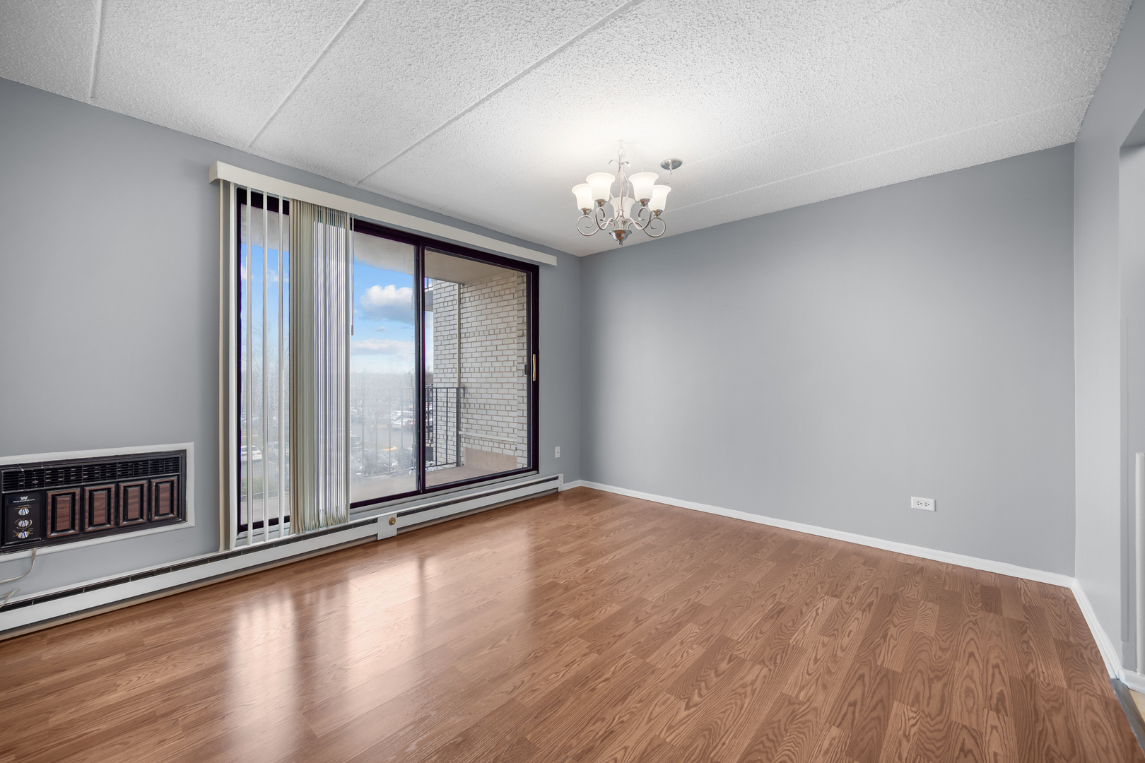 9118 W Elmwood Dr #3K Niles, IL 60714