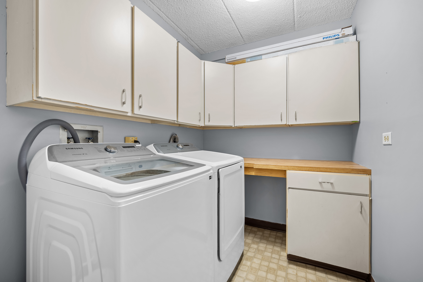 9118 W Elmwood Dr #3K Niles, IL 60714