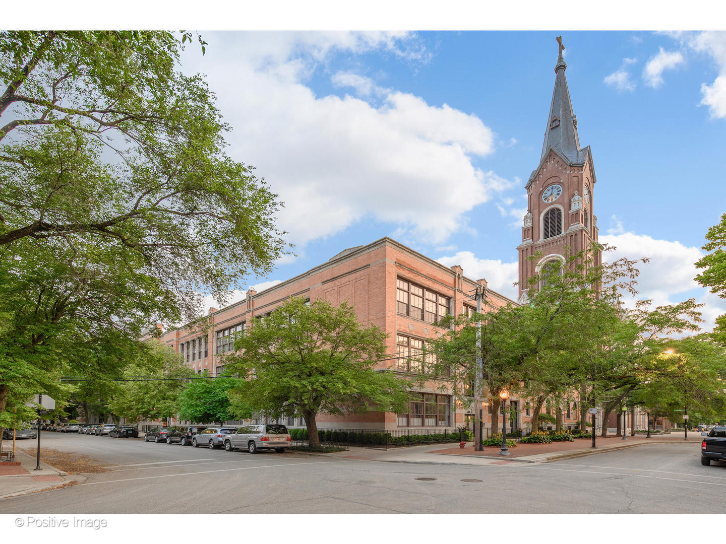 431 W Eugenie St #3G