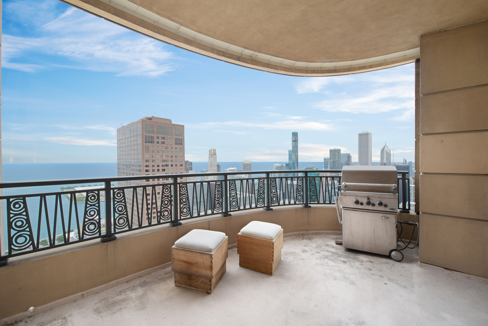 800 N Michigan Ave #5901 Chicago, IL 60611