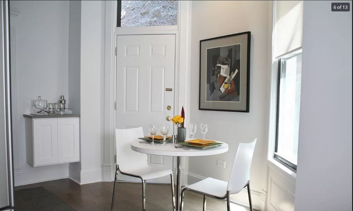 712 W Briar Pl Chicago, IL 60657