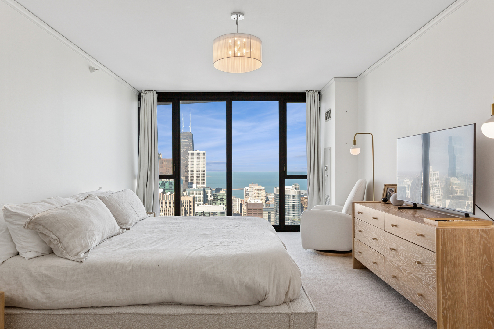 225 N Columbus Dr #5905 Chicago, IL 60601