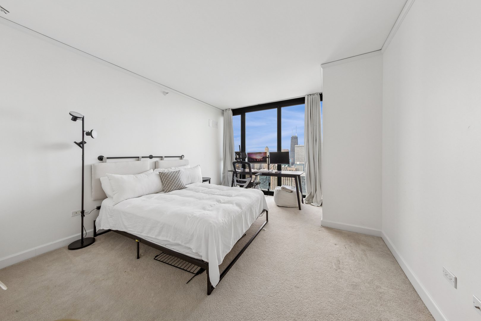 225 N Columbus Dr #5905 Chicago, IL 60601