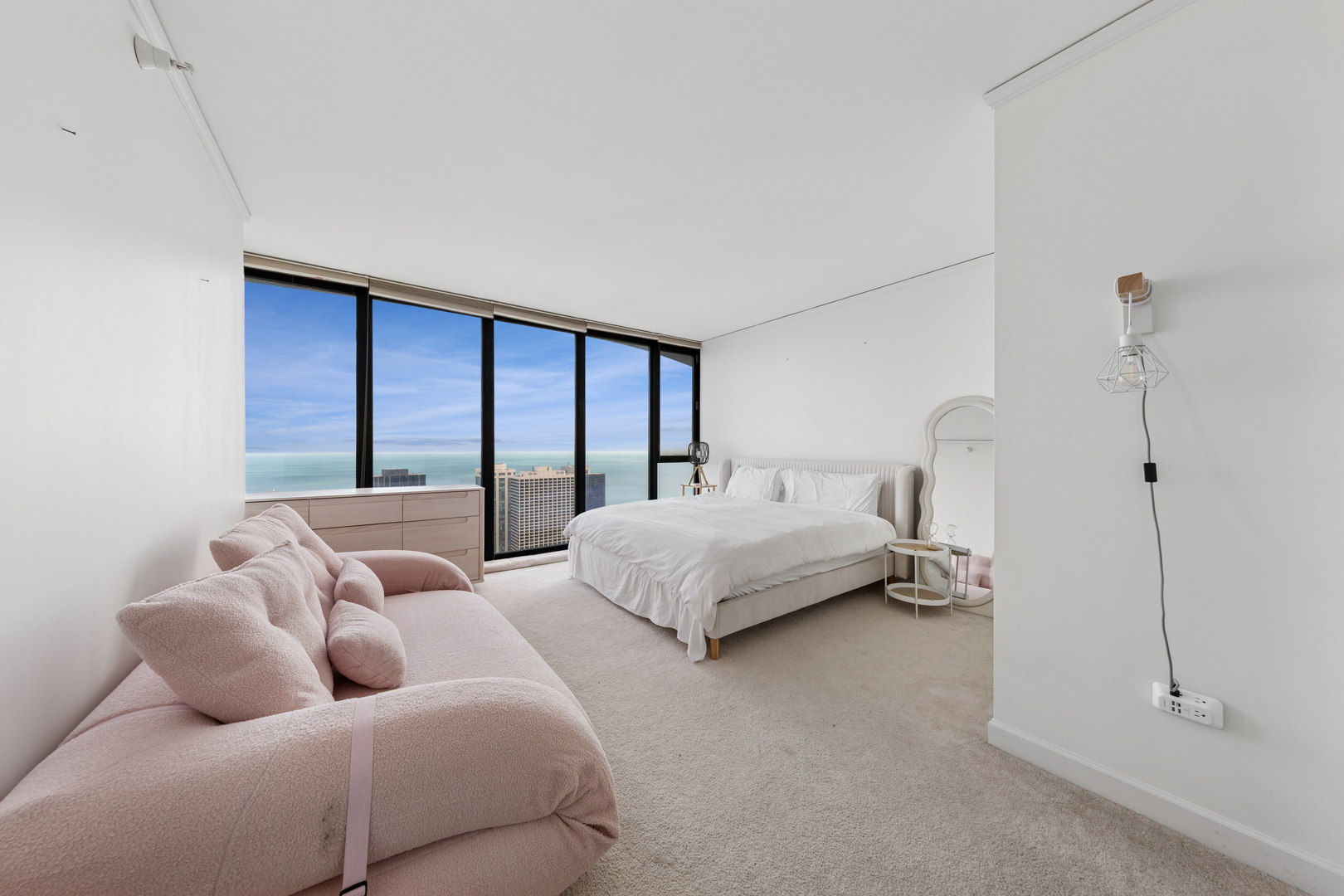 225 N Columbus Dr #5905 Chicago, IL 60601