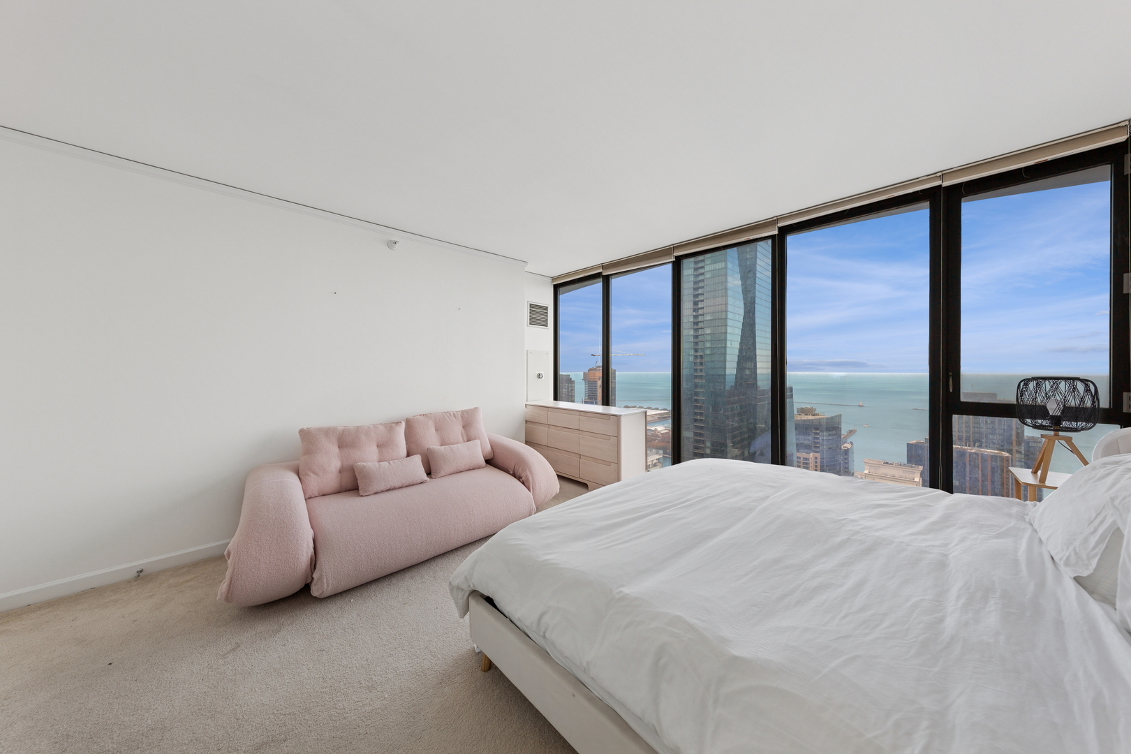 225 N Columbus Dr #5905 Chicago, IL 60601