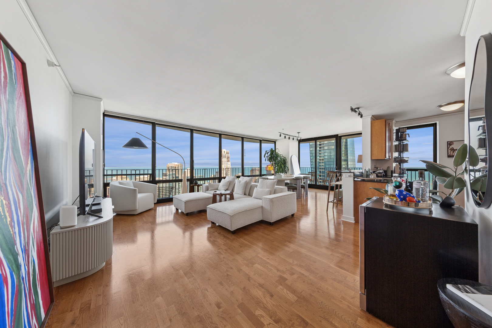 225 N Columbus Dr #5905 Chicago, IL 60601