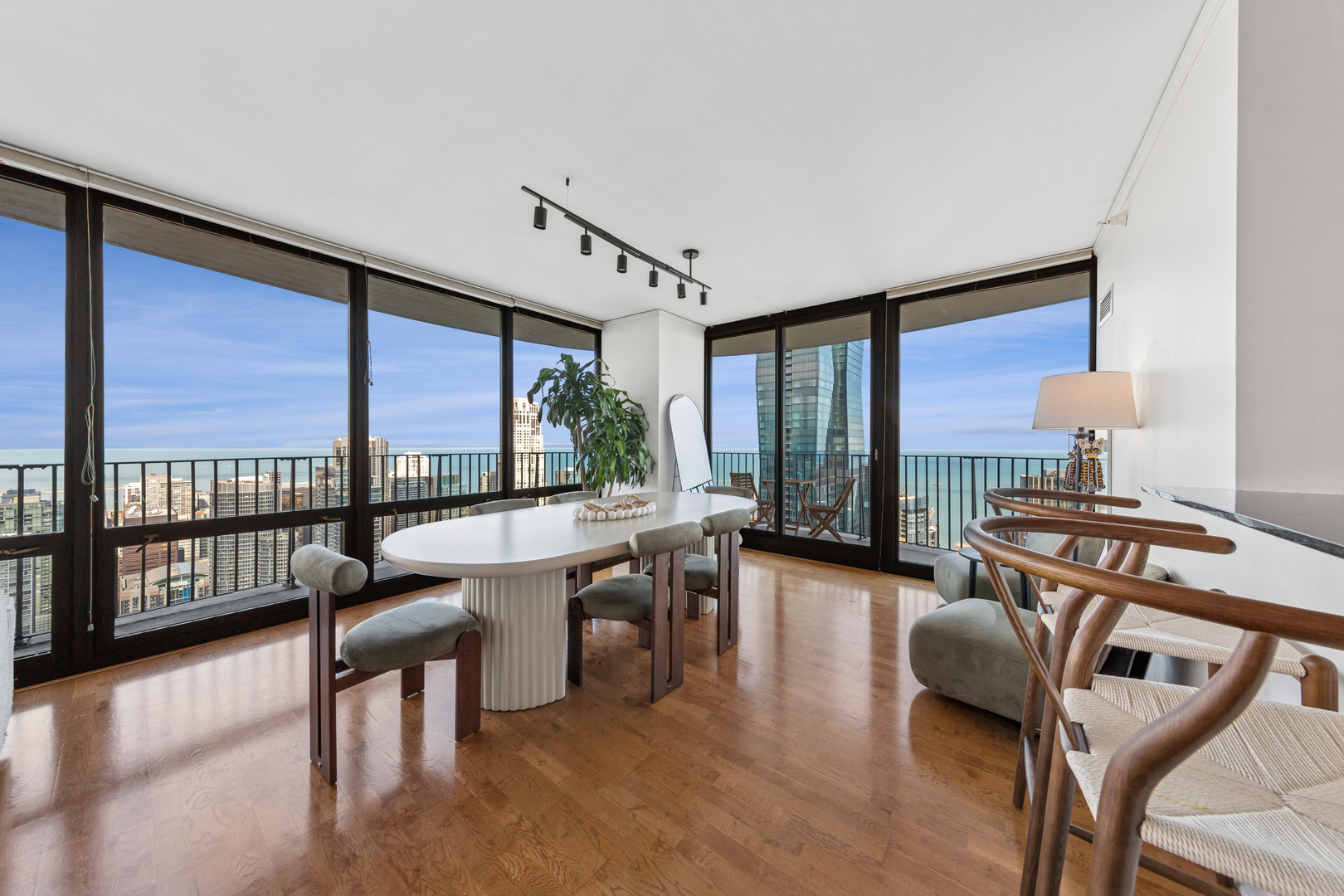 225 N Columbus Dr #5905 Chicago, IL 60601