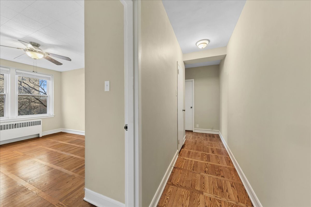 1585 Rdg Ave #502 Evanston, IL 60201