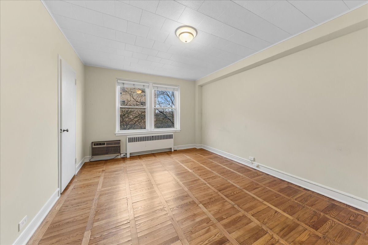 1585 Rdg Ave #502 Evanston, IL 60201