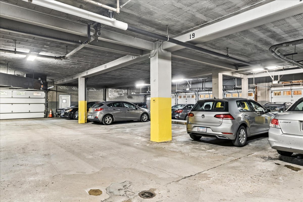 1585 Rdg Ave #502 Evanston, IL 60201