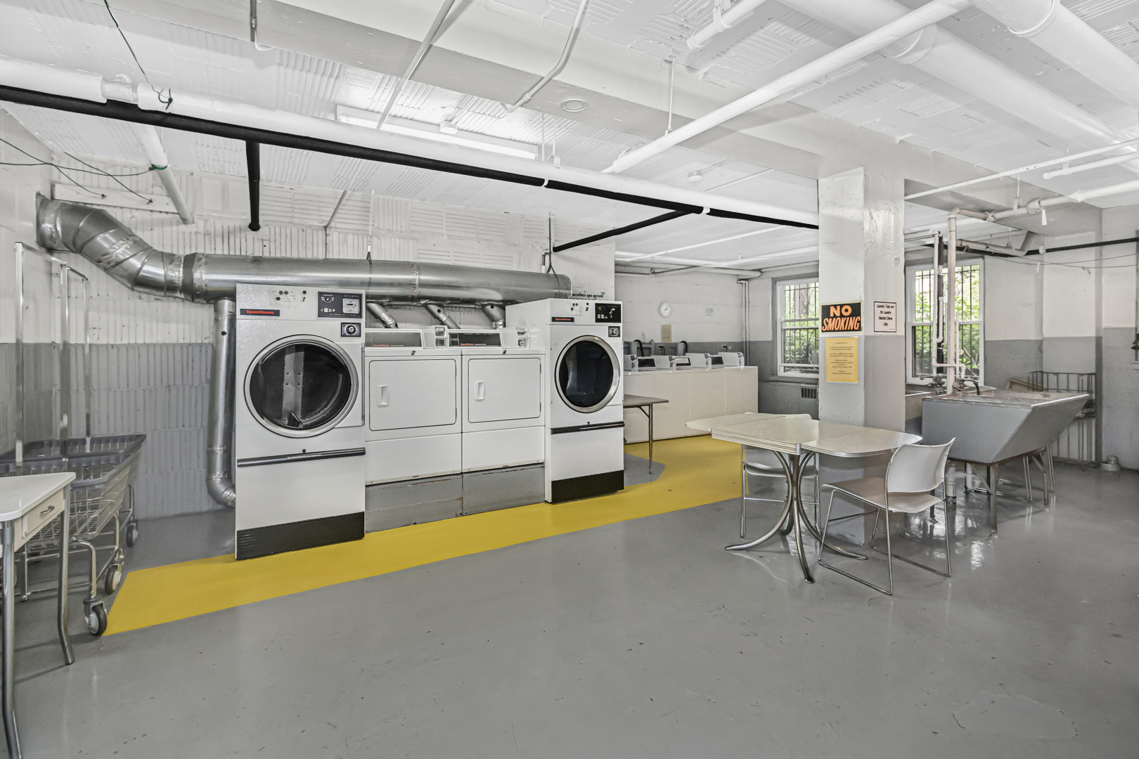 1585 Rdg Ave #502 Evanston, IL 60201