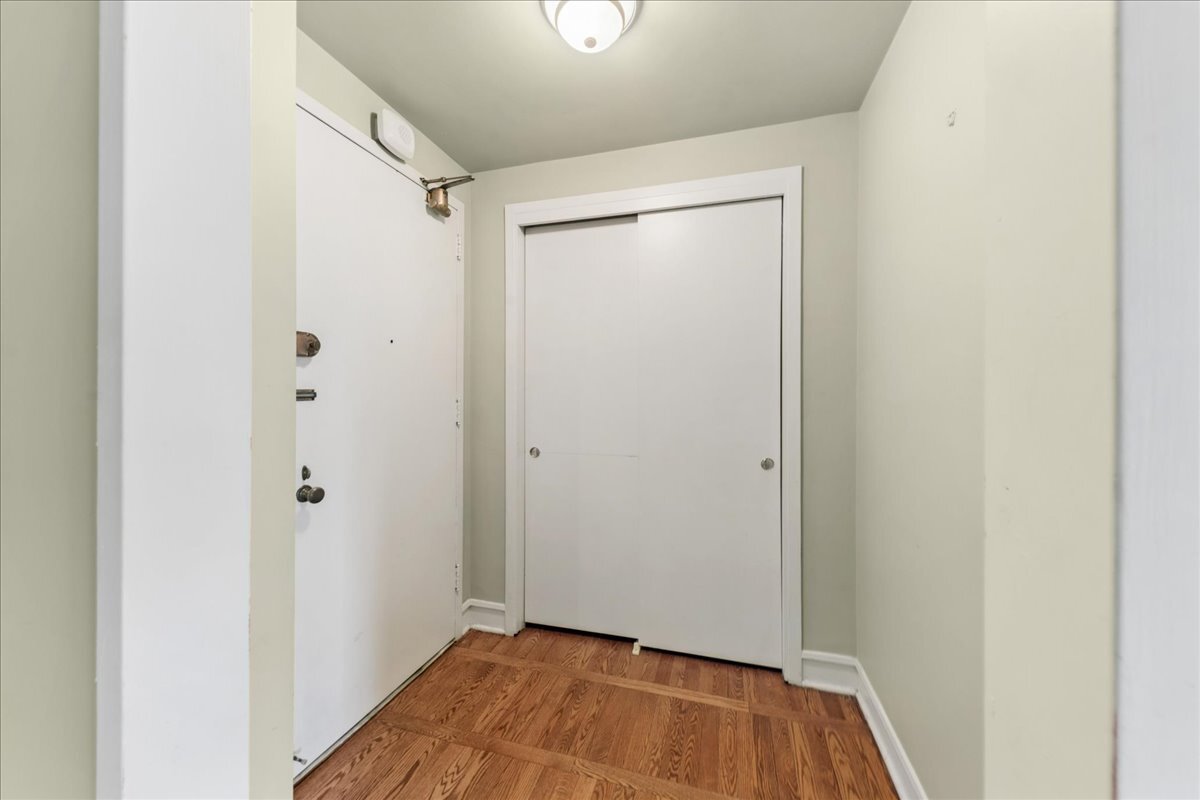 1585 Rdg Ave #502 Evanston, IL 60201