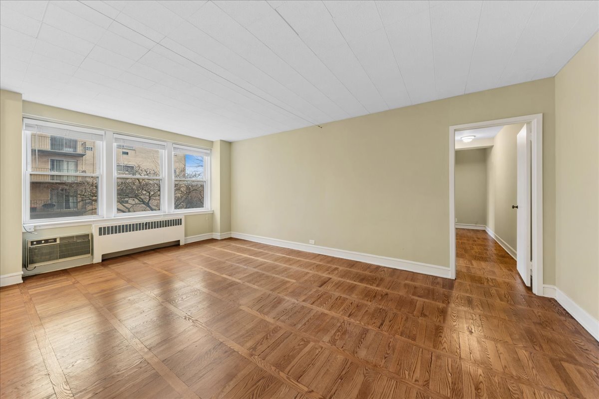 1585 Rdg Ave #502 Evanston, IL 60201