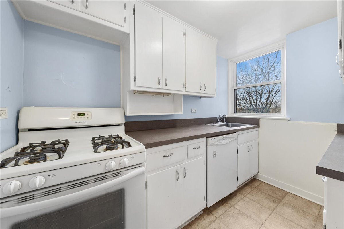 1585 Rdg Ave #502 Evanston, IL 60201