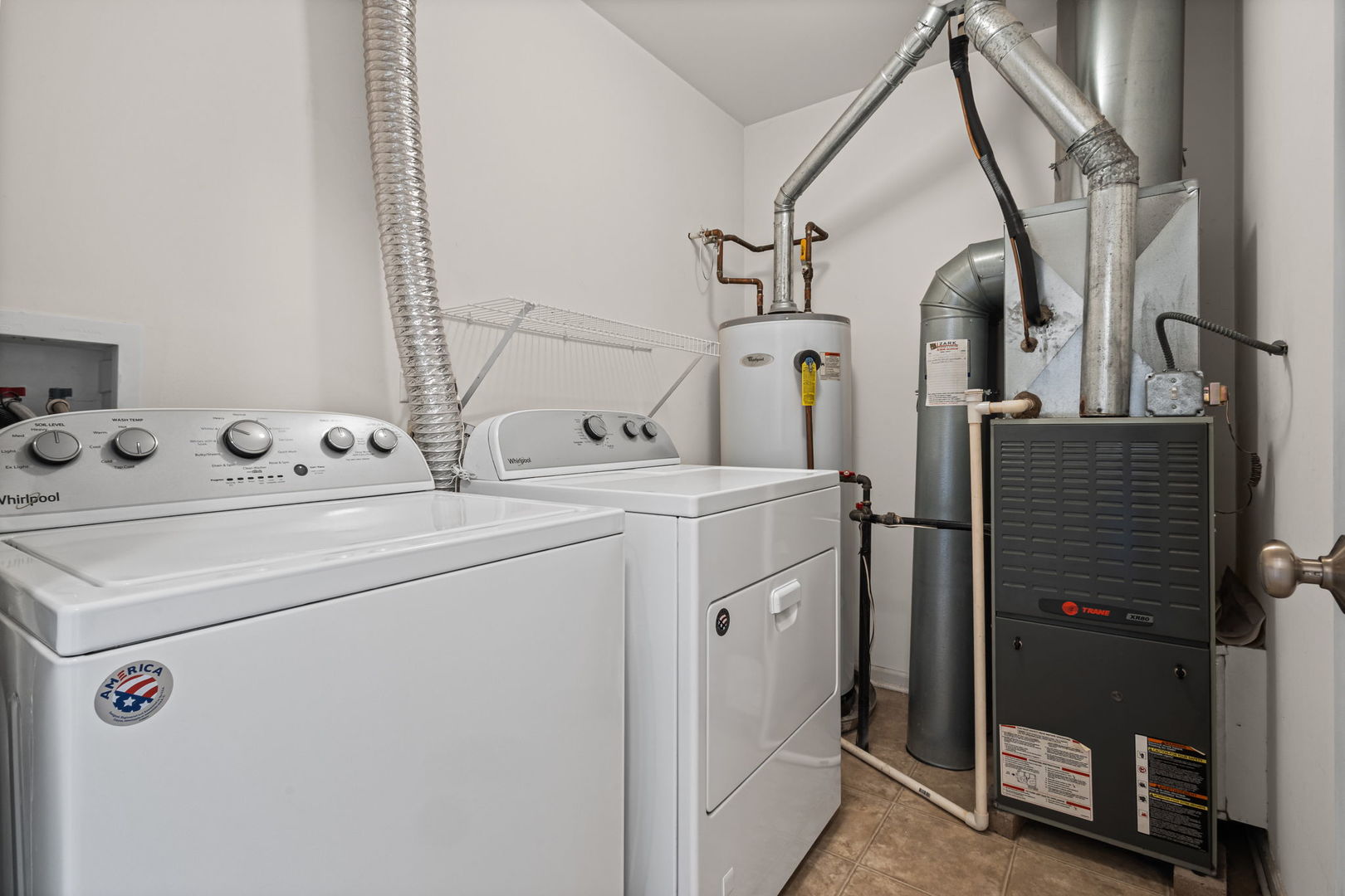 2433 Rocky Hl Cir Joliet, IL 60432