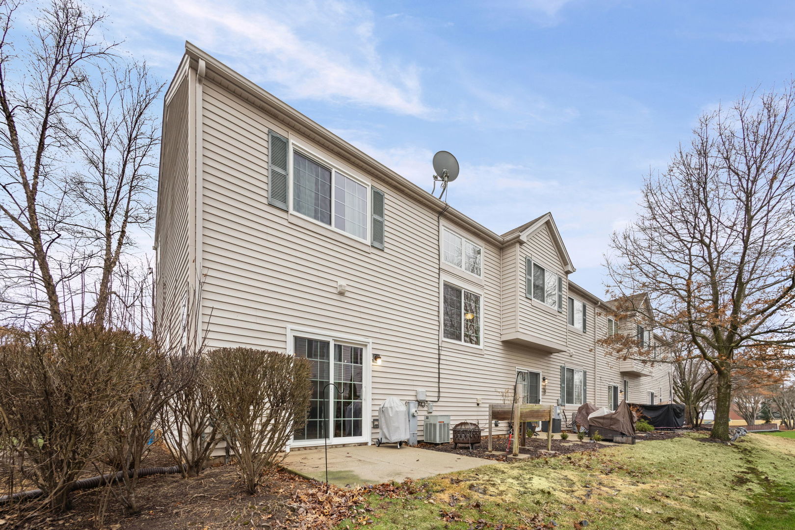 2433 Rocky Hl Cir Joliet, IL 60432