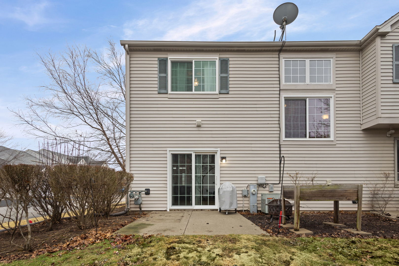 2433 Rocky Hl Cir Joliet, IL 60432