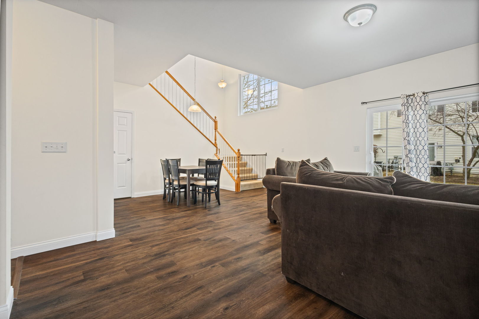 2433 Rocky Hl Cir Joliet, IL 60432