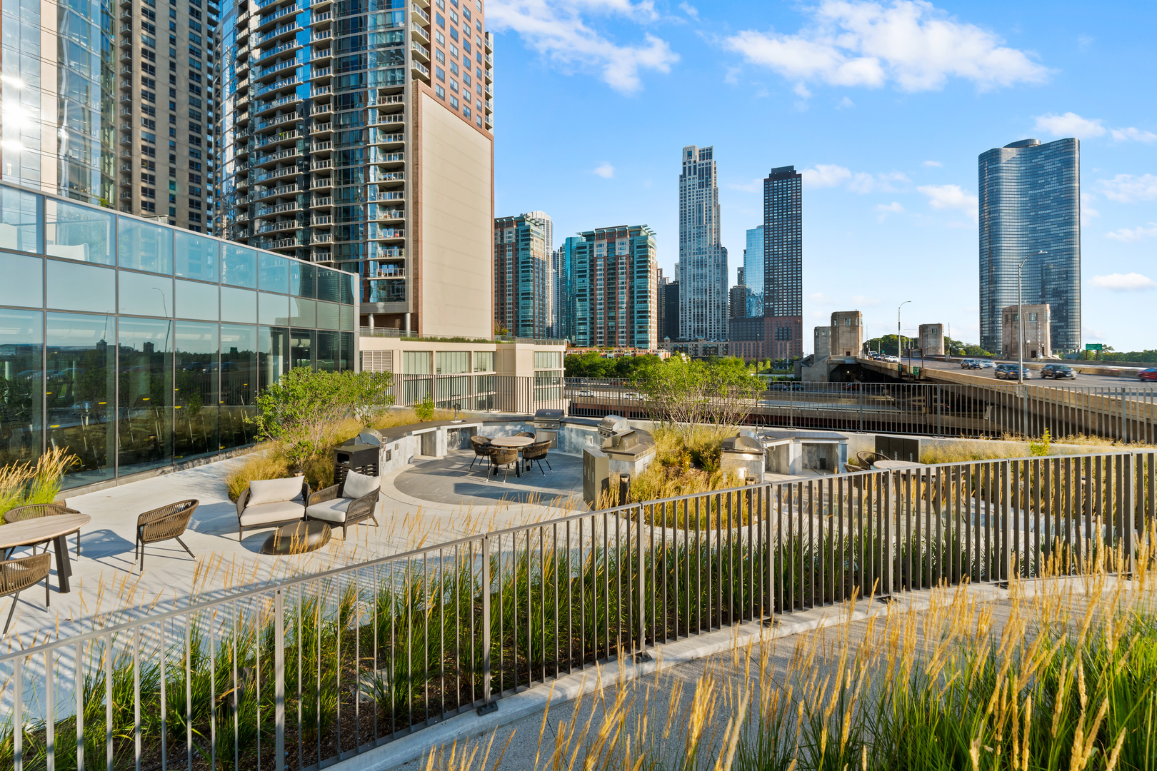 211 N Hbr Dr #406 Chicago, IL 60601