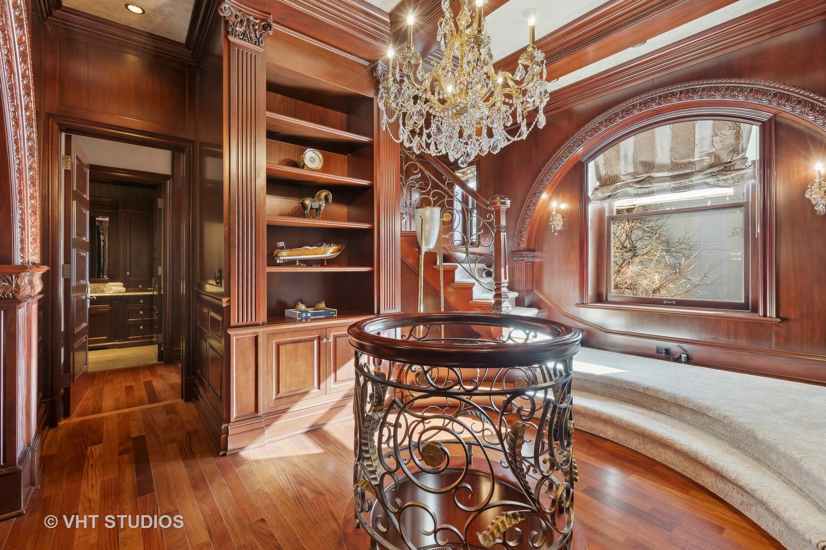 915 N DEARBORN St Chicago, IL 60610