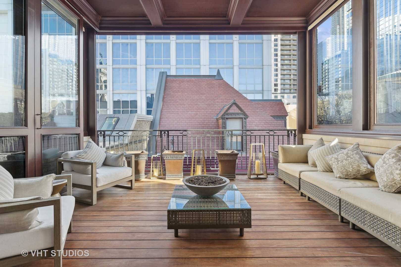 915 N DEARBORN St Chicago, IL 60610