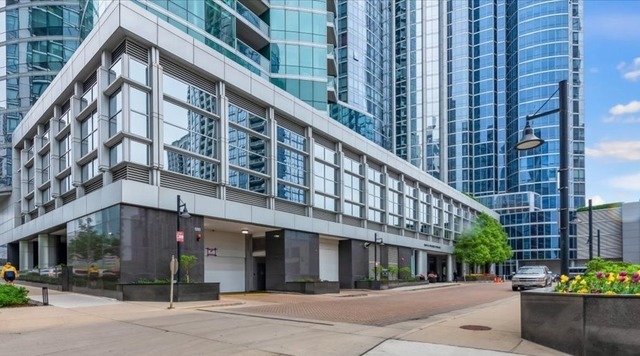 1211 S Prairie Ave #5400 Chicago, IL 60605