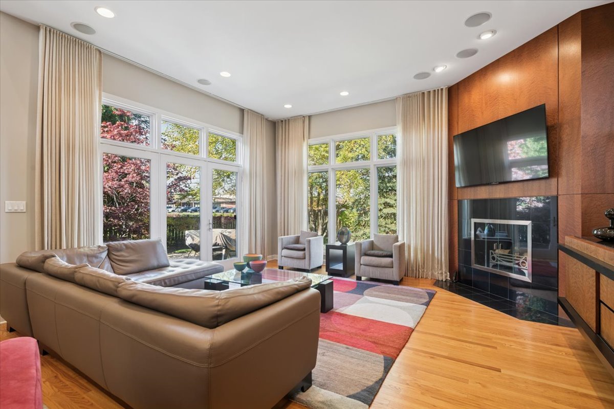 602 Warwick Rd Deerfield, IL 60015