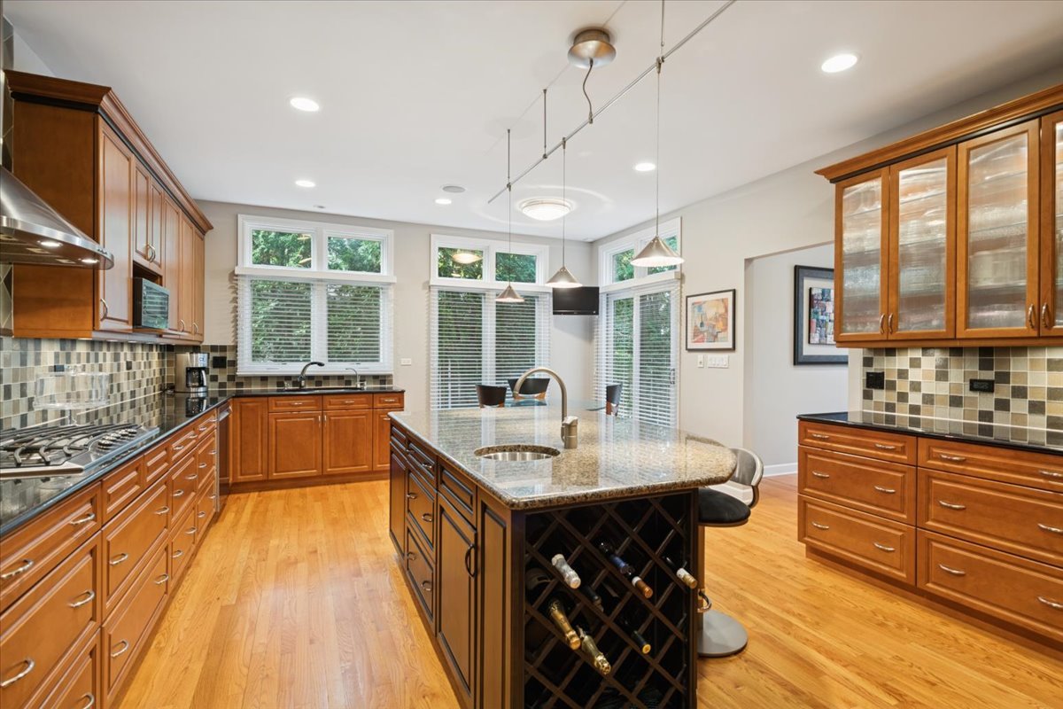 602 Warwick Rd Deerfield, IL 60015