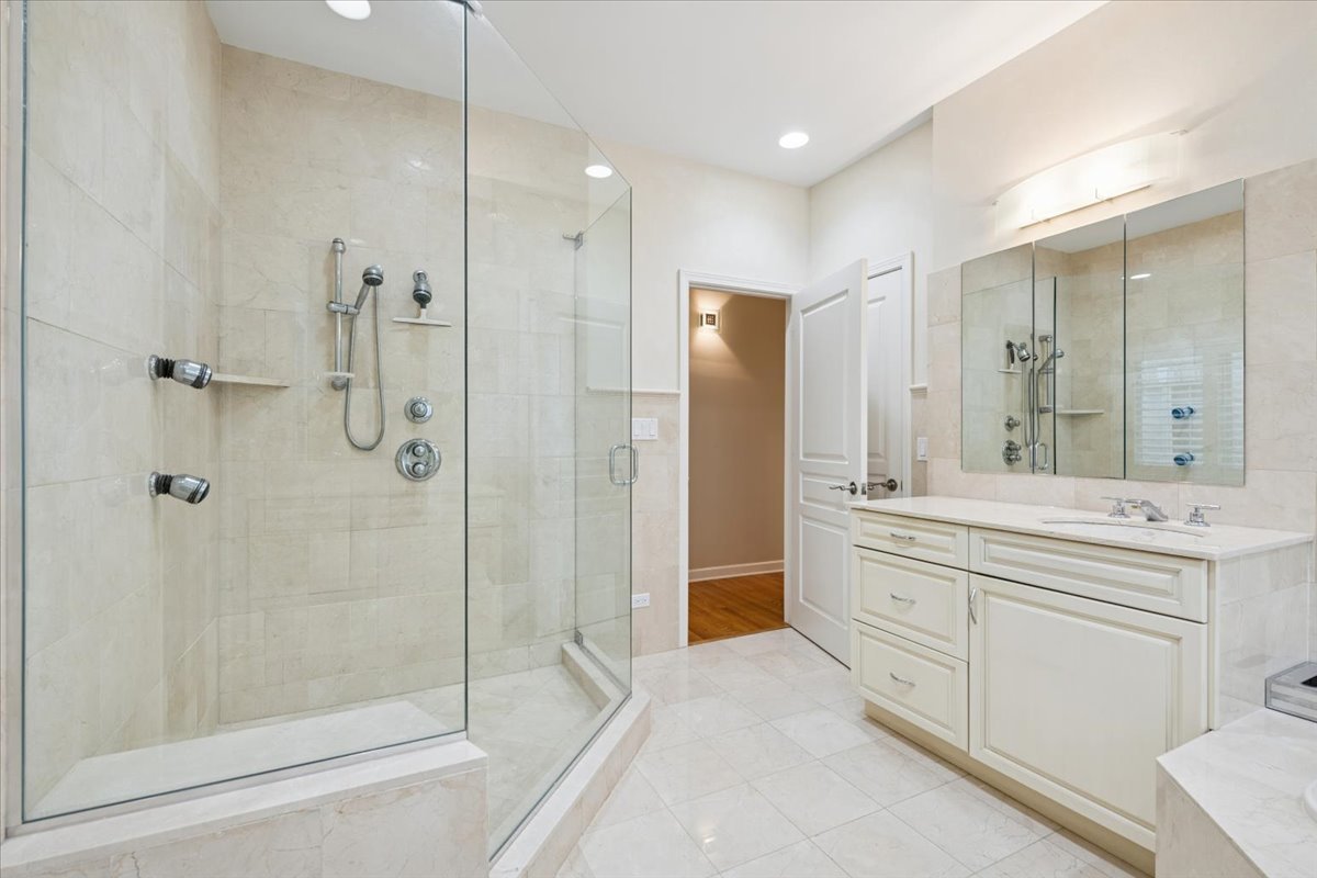 602 Warwick Rd Deerfield, IL 60015