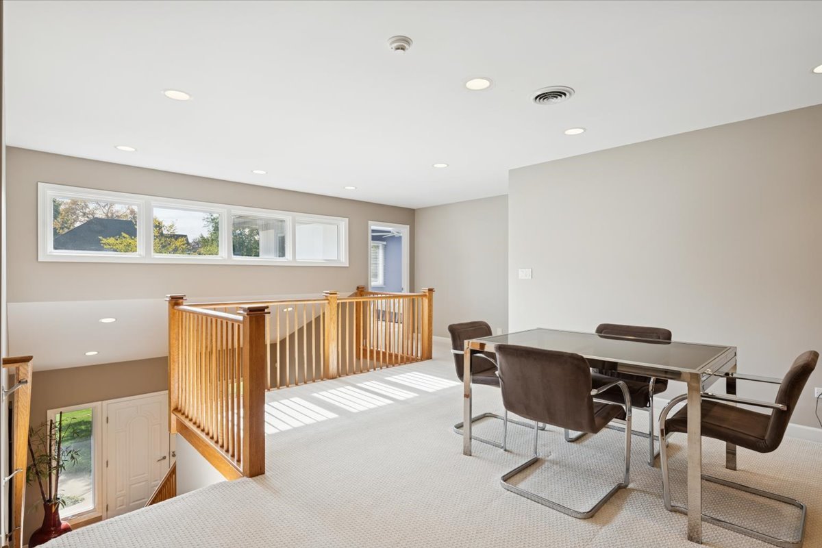 602 Warwick Rd Deerfield, IL 60015