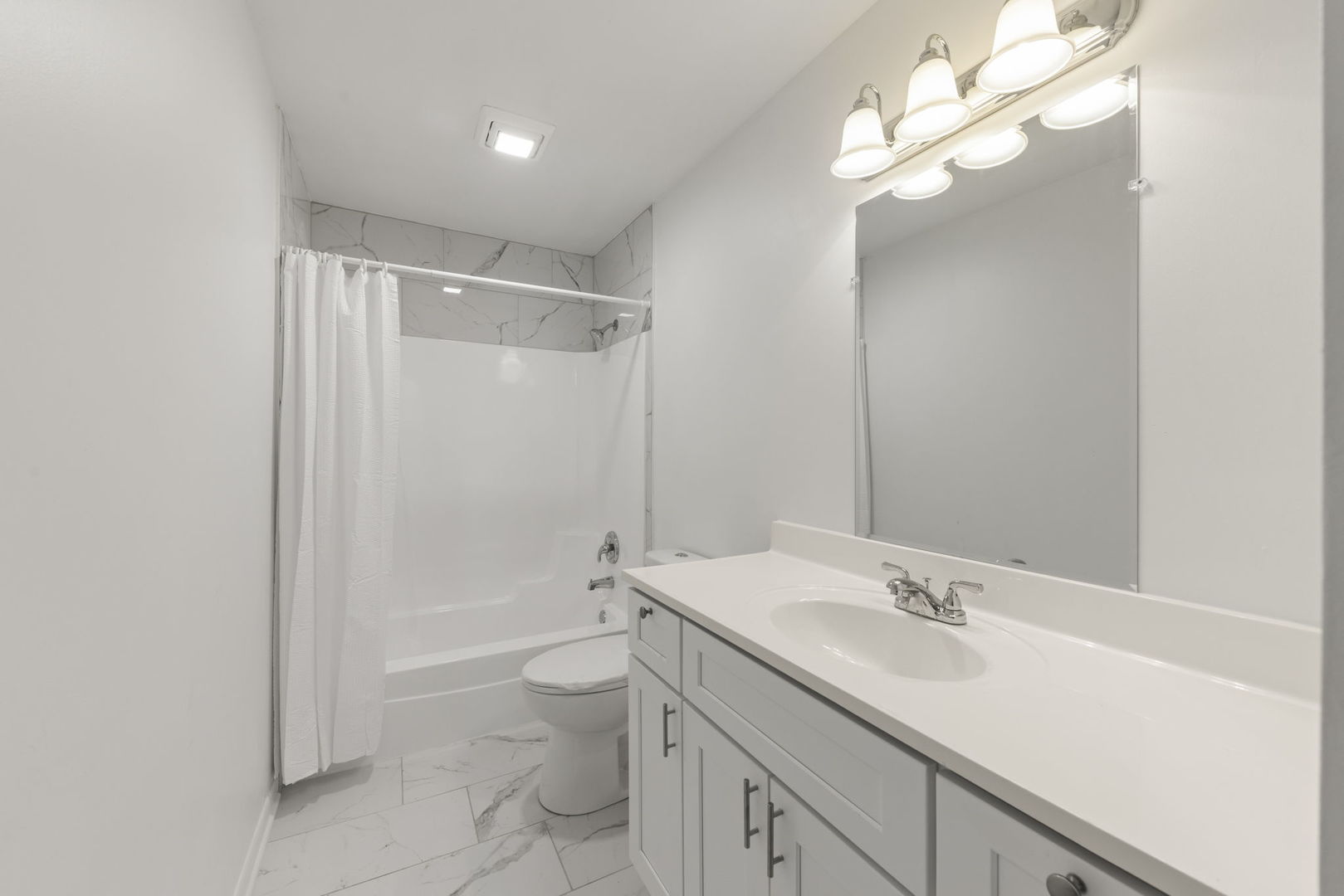 2337 Golfview Dr Joliet, IL 60435