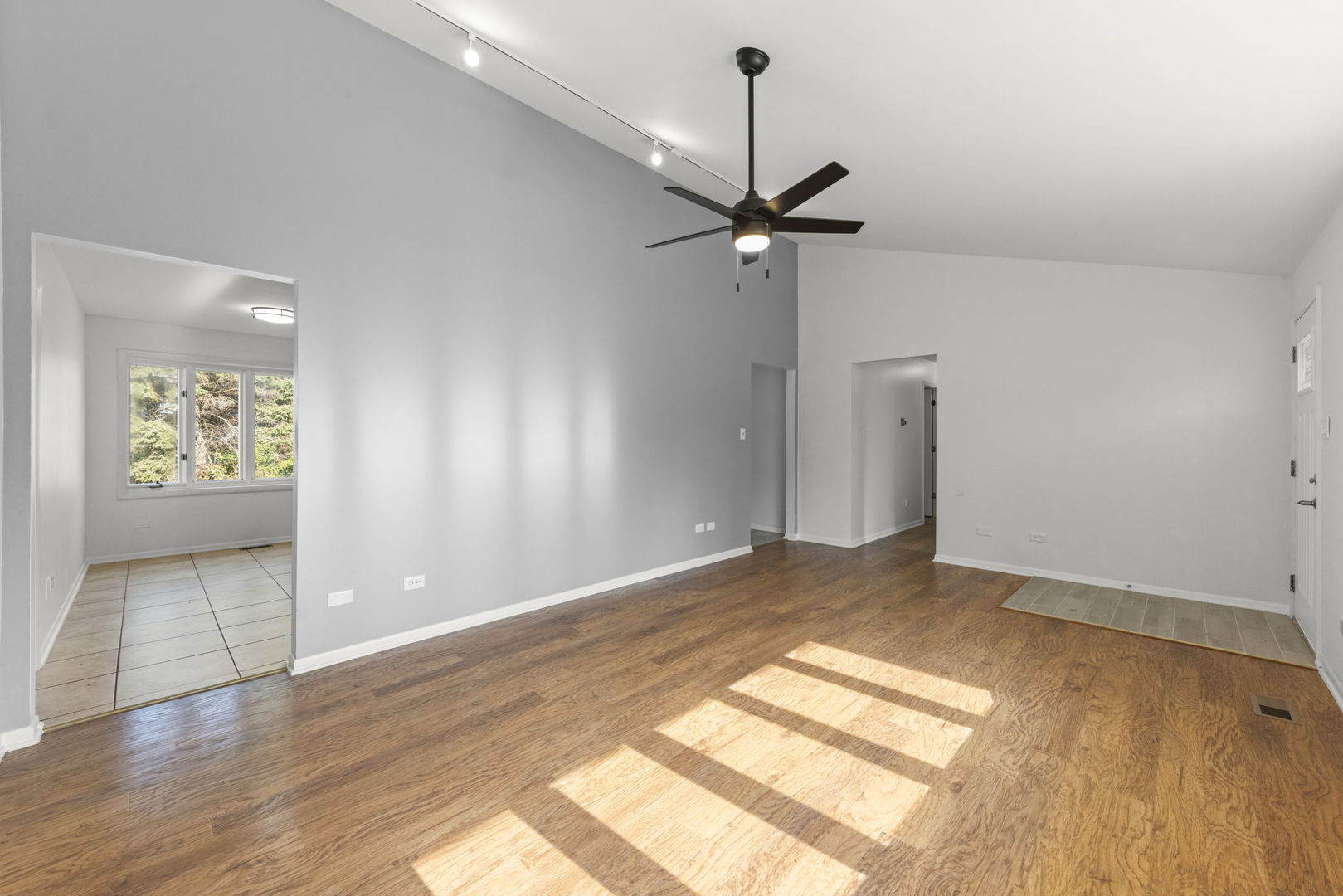 2337 Golfview Dr Joliet, IL 60435