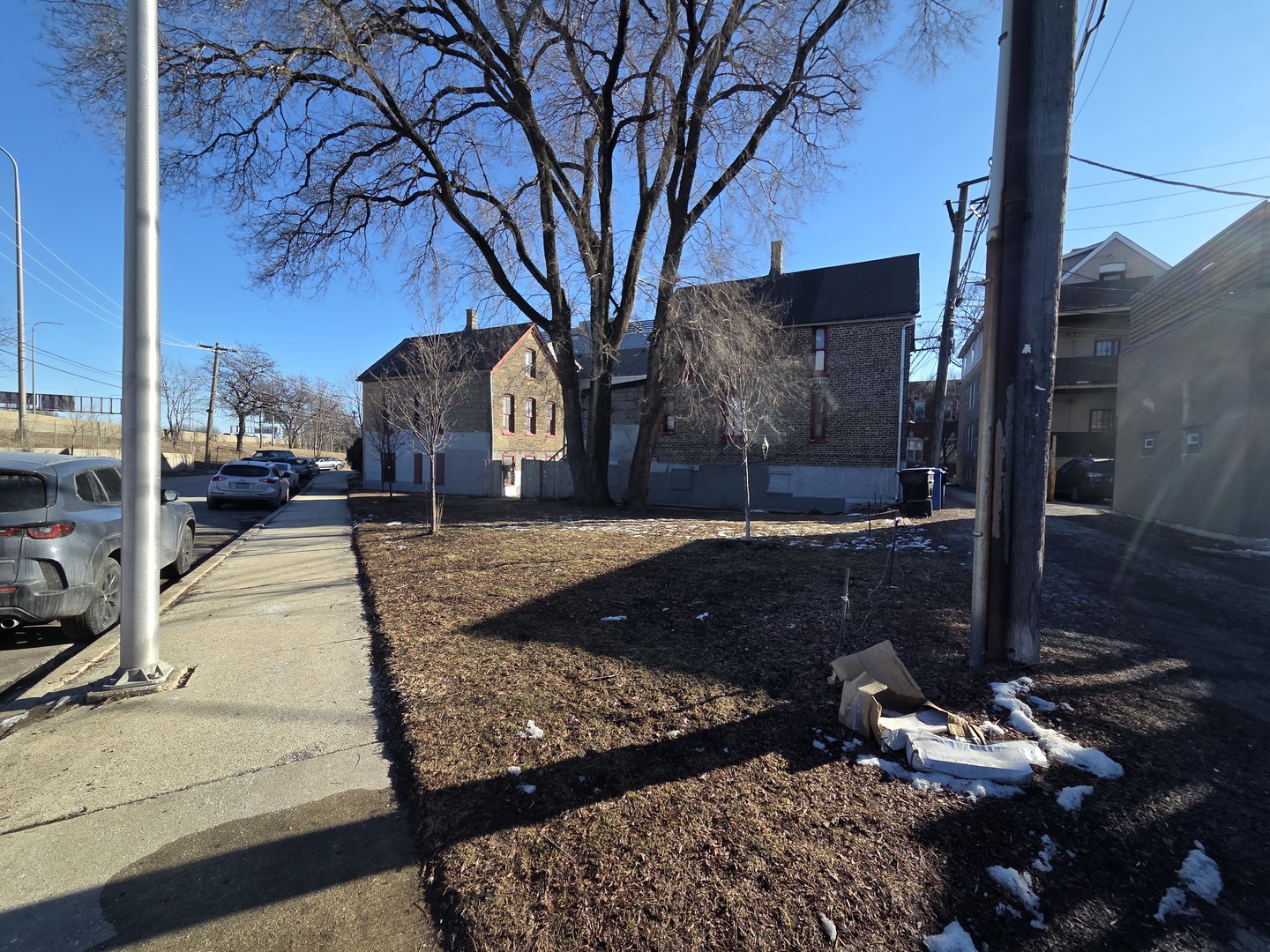 2310 N Hoyne Ave Chicago, IL 60647