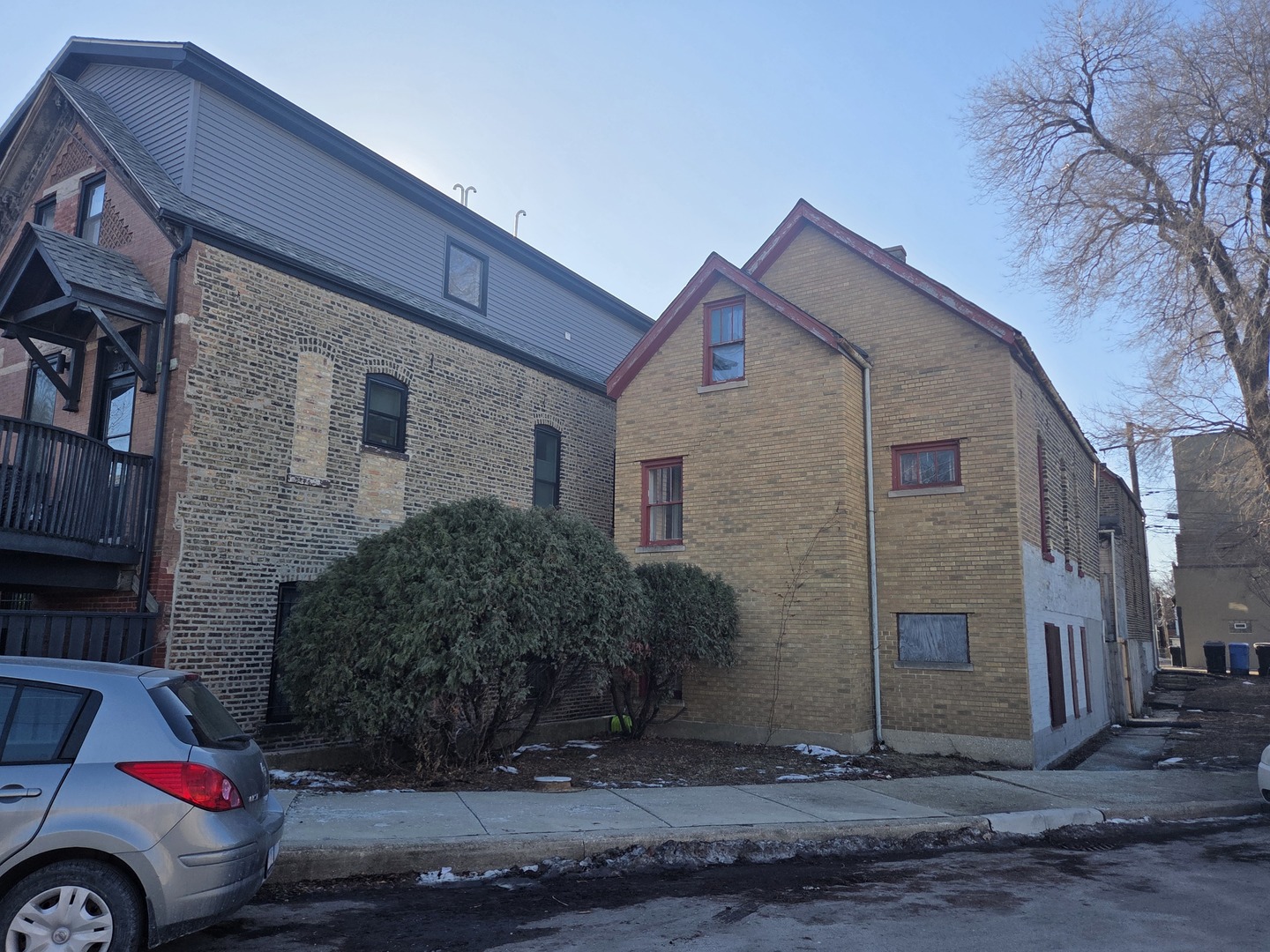 2310 N Hoyne Ave Chicago, IL 60647