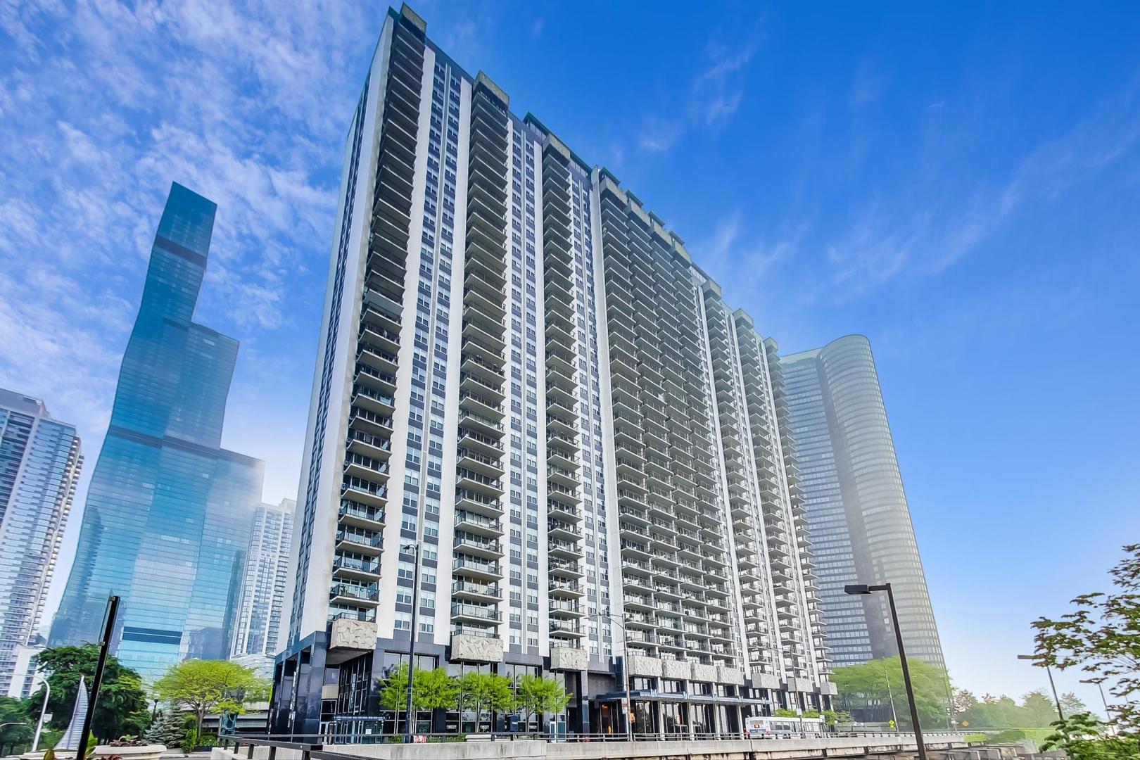 400 E RANDOLPH St #1419
