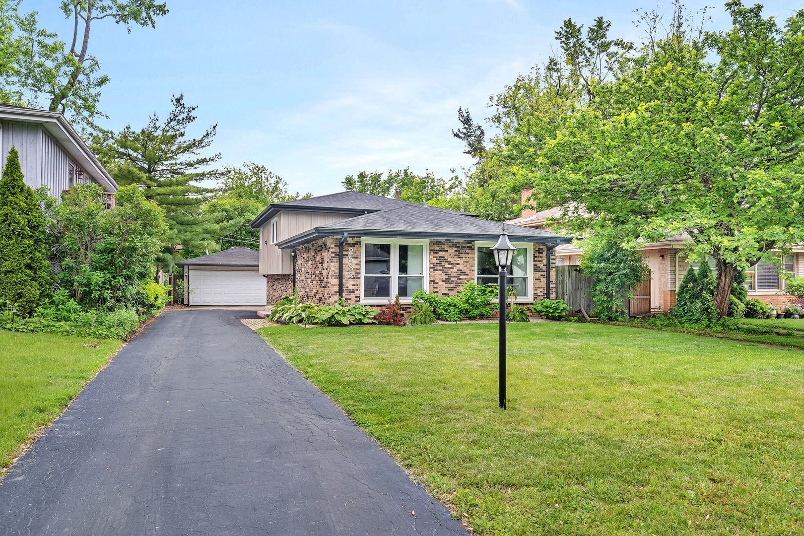 2533 Hickory Rd