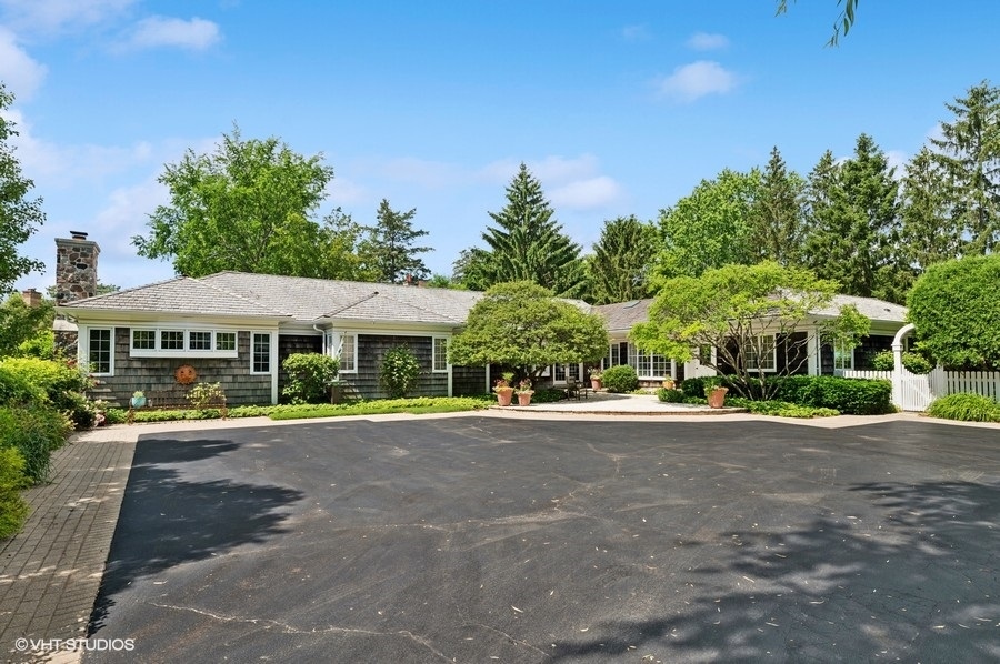 890 Windsor Rd
