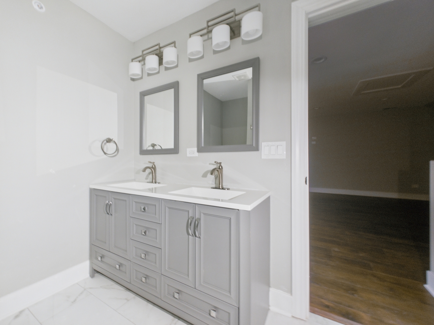 840 S Cuyler Ave Oak Park, IL 60304