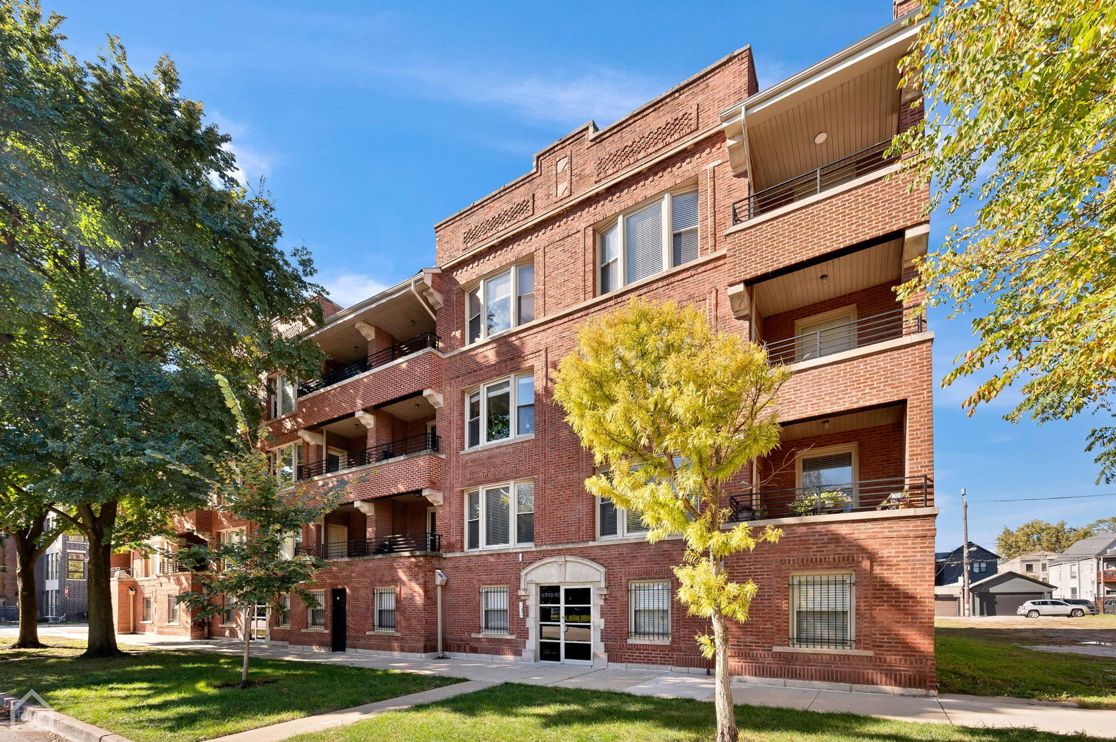 4358 S Prairie Ave Chicago, IL 60653