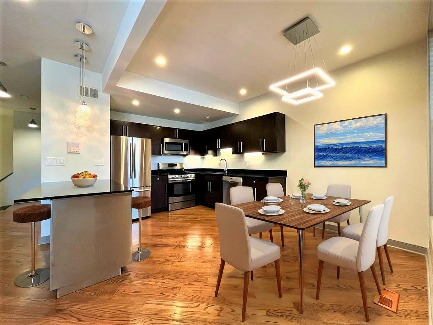 4358 S Prairie Ave Chicago, IL 60653