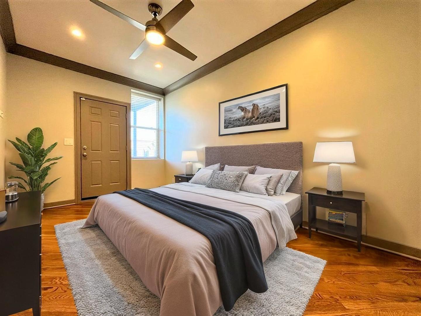 4358 S Prairie Ave Chicago, IL 60653