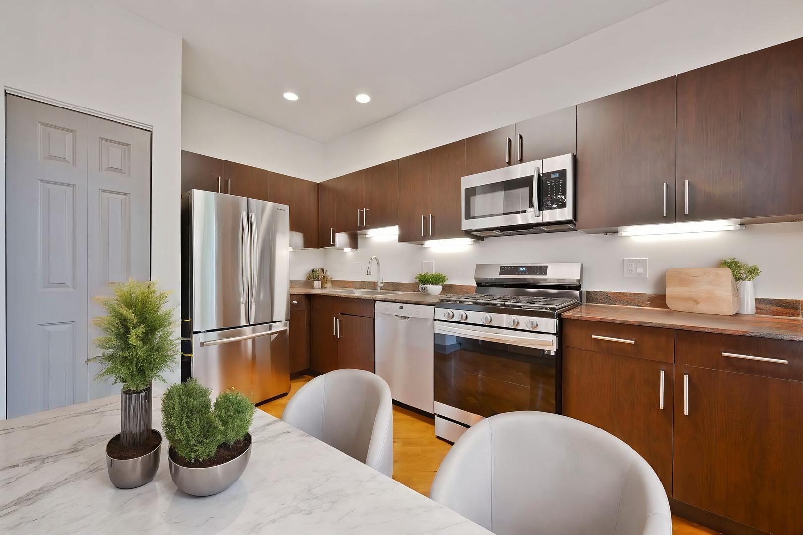 4358 S Prairie Ave Chicago, IL 60653