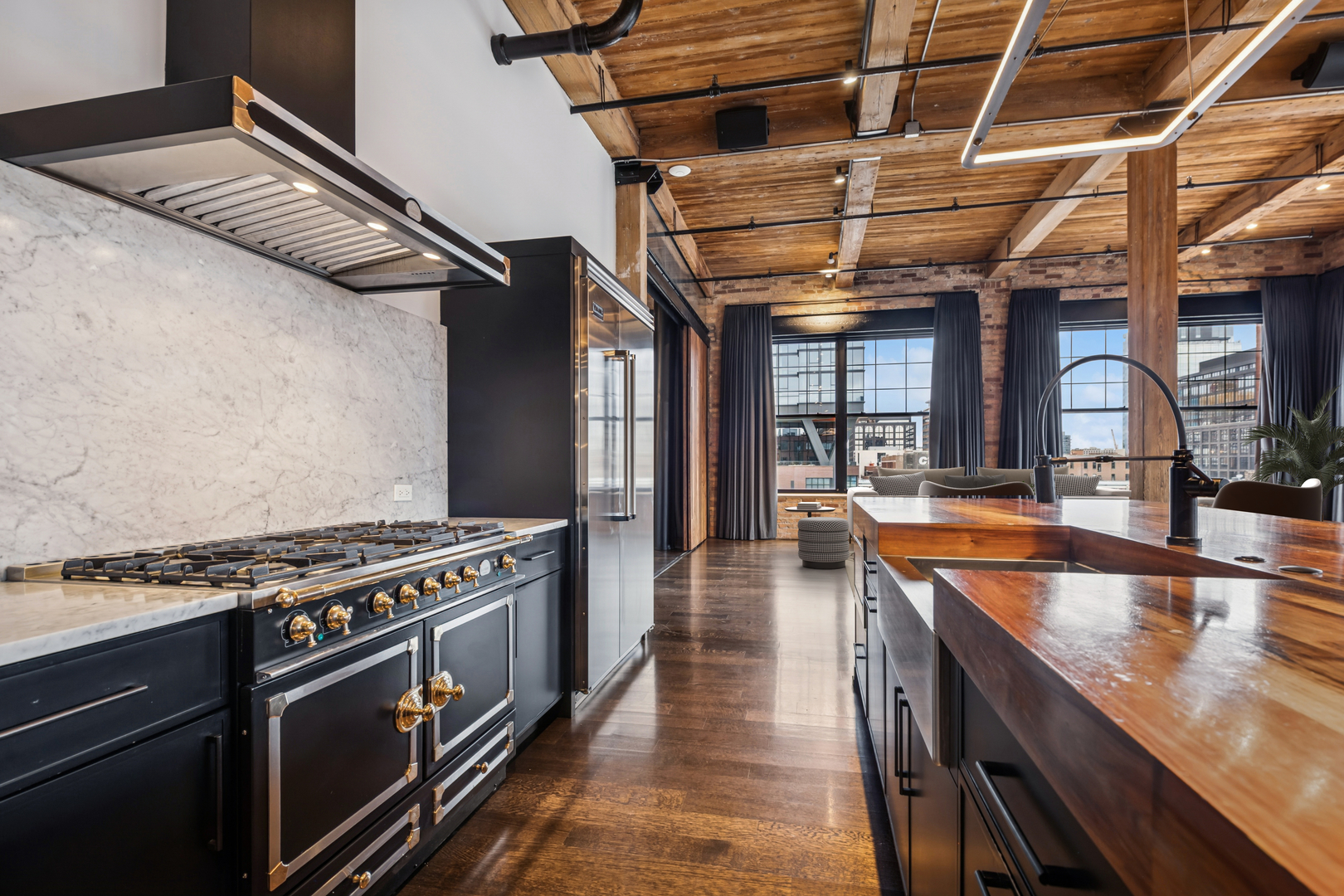 1000 W Washington Blvd #436-437 Chicago, IL 60607