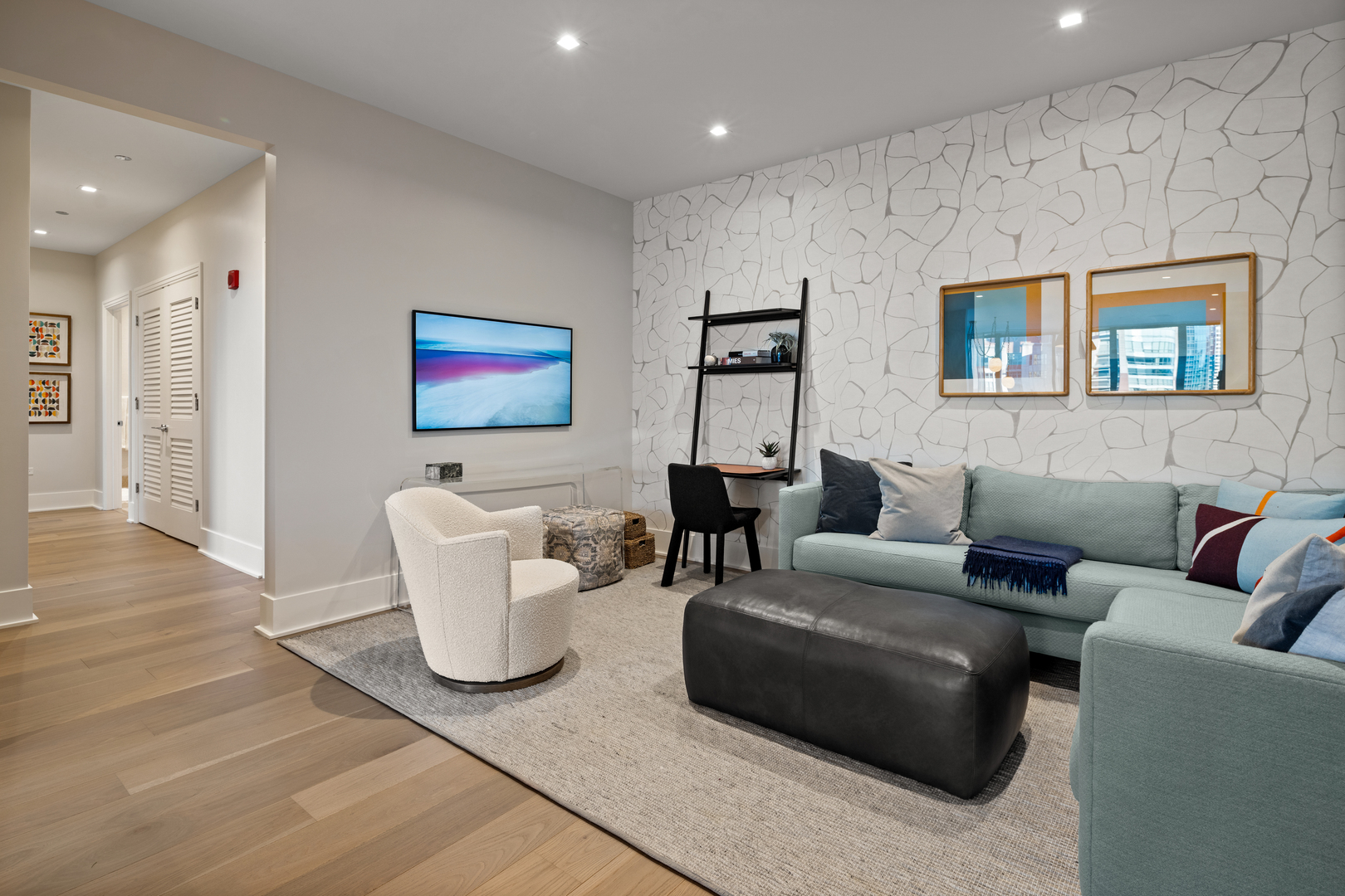 363 E Wacker Dr #1906 Chicago, IL 60601