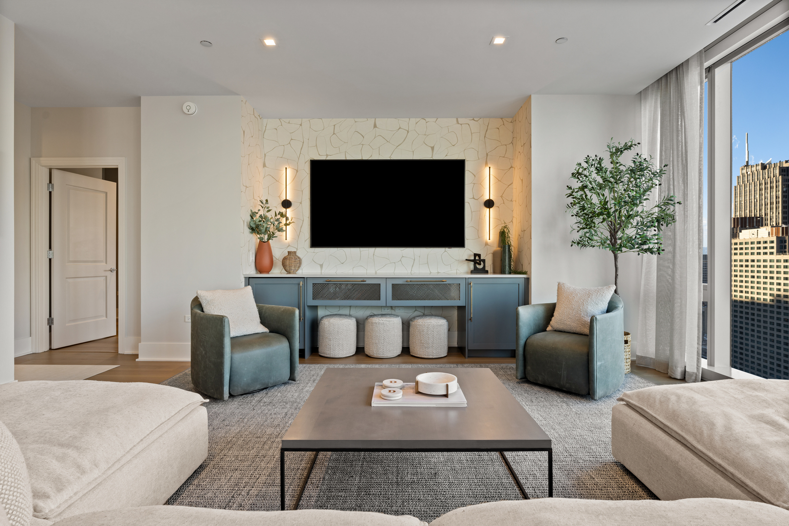 363 E Wacker Dr #1906 Chicago, IL 60601