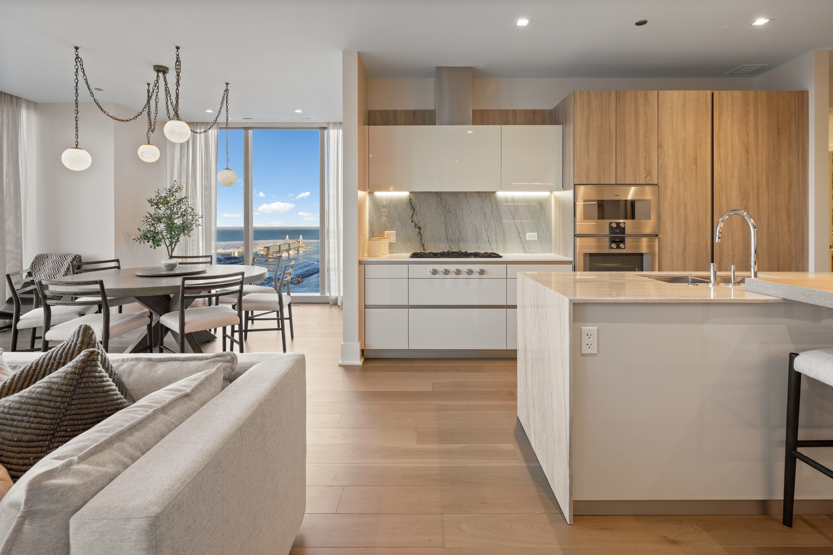 363 E Wacker Dr #1906 Chicago, IL 60601