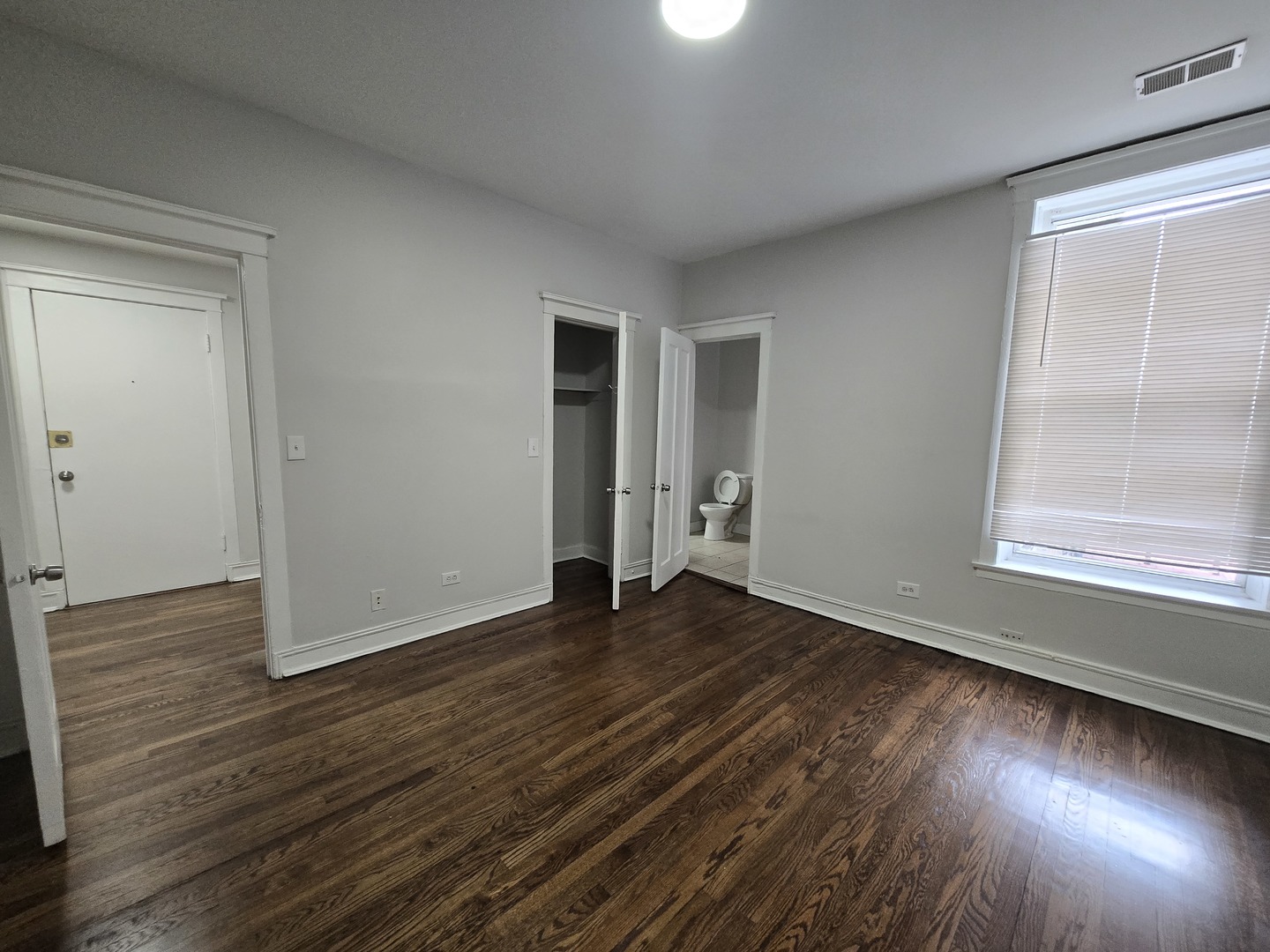 6812 S Cornell Ave #1N Chicago, IL 60649